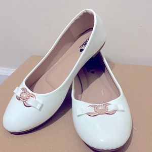 Bella Women White Shoes